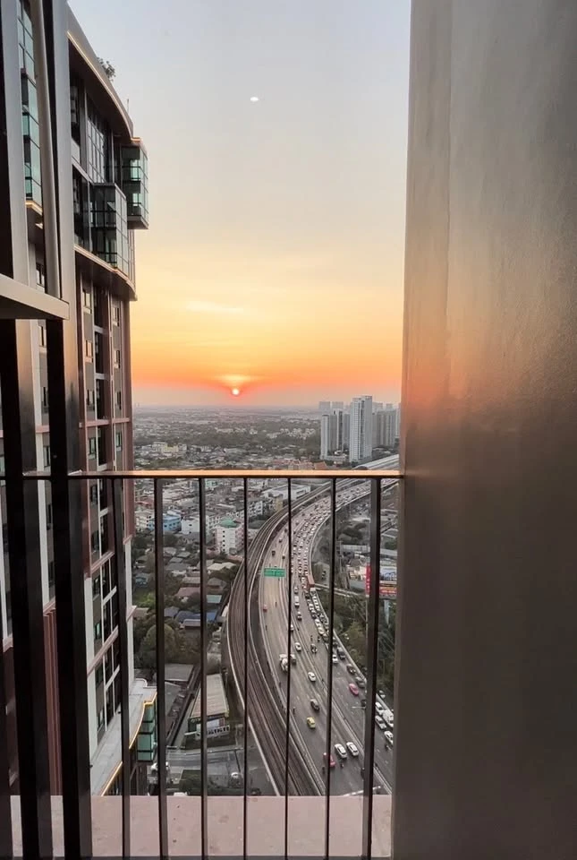 For rent: Altitude Unicorn Sathorn - Tha Phra, 1 bedroom, 1 bathroom, good location, beautiful view from high floor, fully furnished, reserve now!