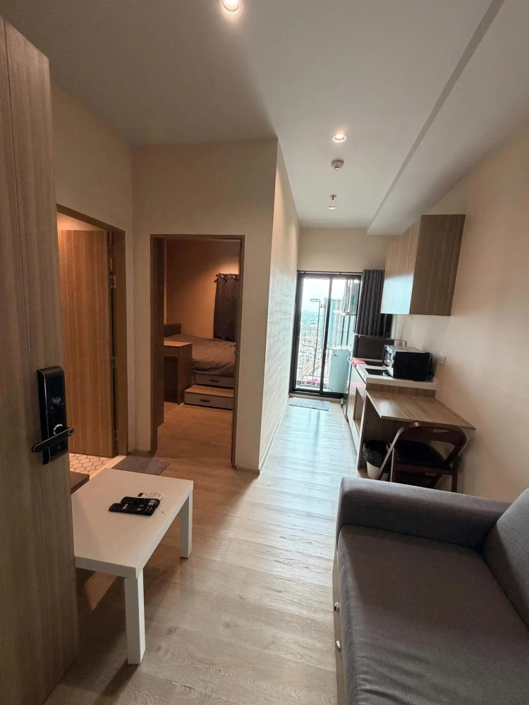 For rent: Altitude Unicorn Sathorn - Tha Phra, 1 bedroom, 1 bathroom, fully furnished and equipped with appliances. Book now!