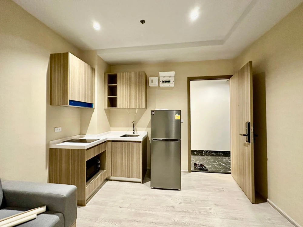 For rent: Altitude Unicorn Sathorn - Tha Phra, 31st floor, fully furnished unit. Book now!