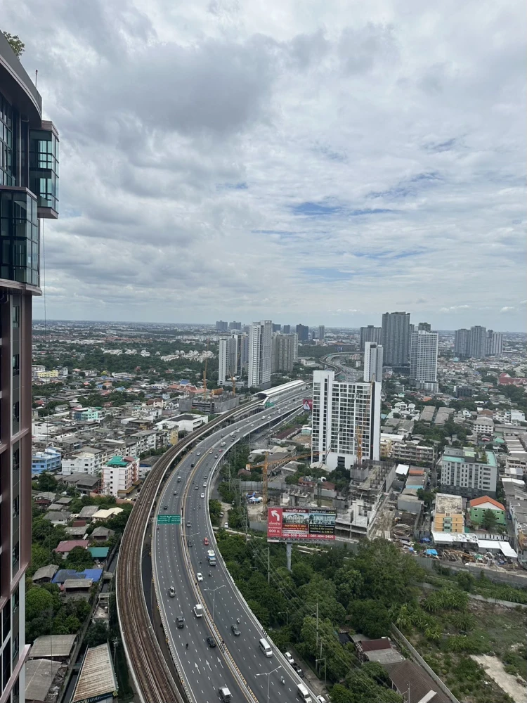 Altitude Unicorn Sathorn - Tha Phra for rent, ready to move in, fully furnished, complete with amenities. Reserve now before it's too late.