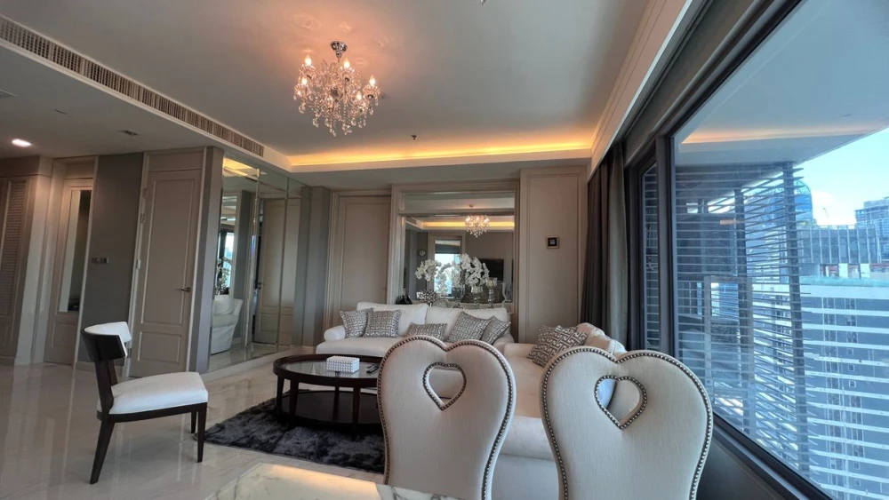 For rent: Amanta Lumpini, 2 bedrooms. Spacious and comfortable, fully furnished. Book now!