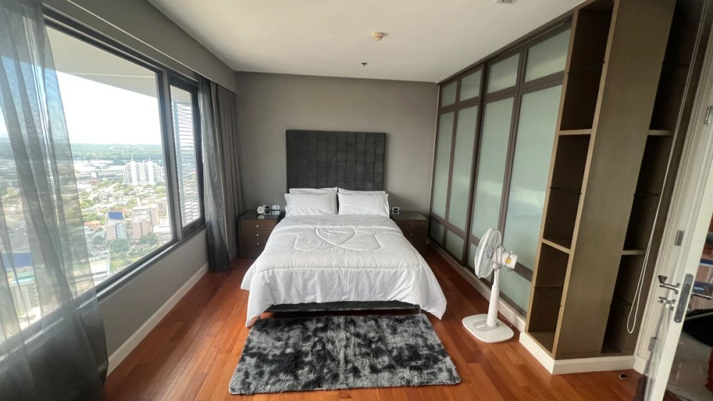 For rent: Amanta Lumpini, 2 bedrooms. Spacious and comfortable, fully furnished. Book now!
