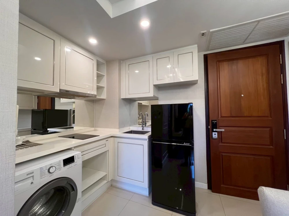 For rent: Amaranta Residence, 3rd floor, fully furnished unit. Book now!