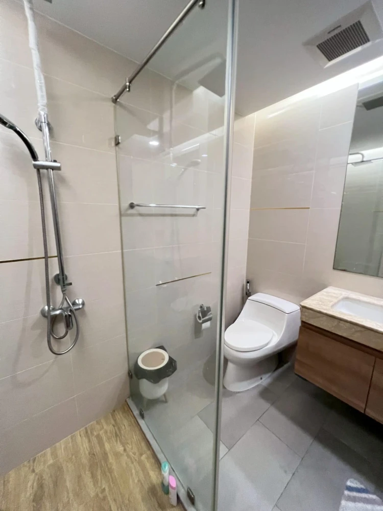 For rent Amaranta residence, large room, comfortable, lots of usable space. If you don't book, you'll really miss out.
