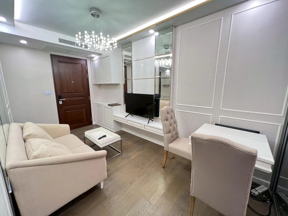 For rent Amaranta residence, large room, comfortable, lots of usable space. If you don't book, you'll really miss out.