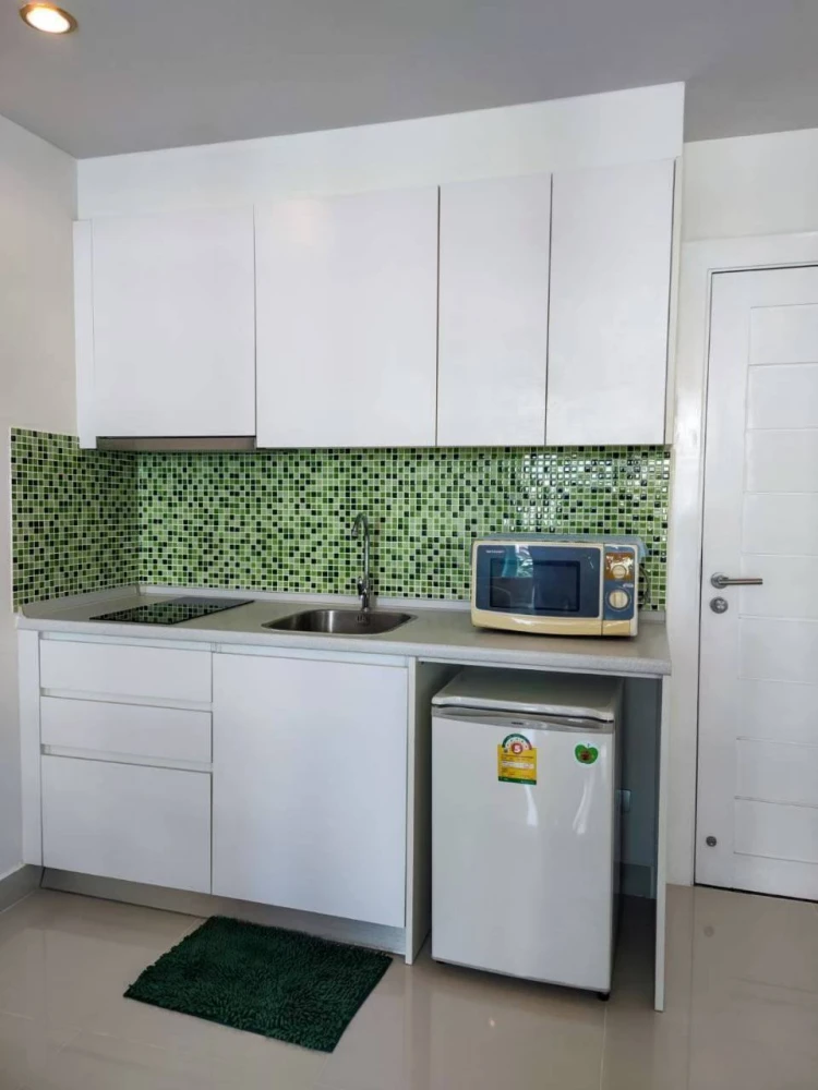 For rent: Amazon Residence Pattaya, 1 bedroom, 1 bathroom. Spacious living area, beautiful unblocked view. Book now!
