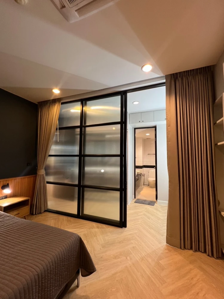 For rent: AP CitiSmart Sukhumvit 18, 2 bedrooms, 2 bathrooms, 1 walk-in closet. Book now! Don't miss out!