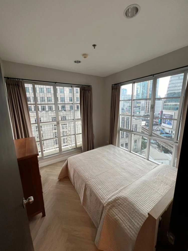 For rent: AP CitiSmart Sukhumvit 18, 2 bedrooms, 2 bathrooms, 1 walk-in closet. Book now! Don't miss out!