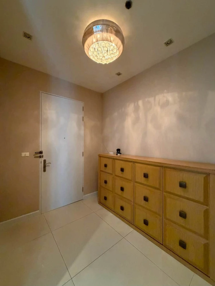 For Rent: AP CitiSmart Sukhumvit 18, 10th floor. Great view, unobstructed. Fully furnished. Book now!
