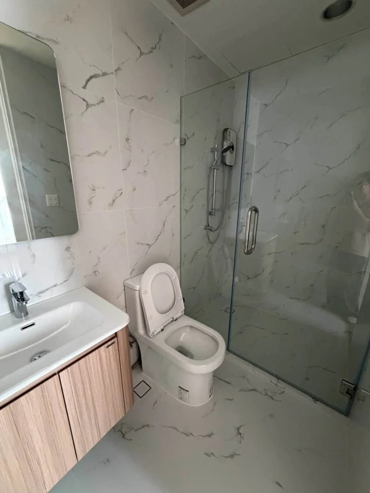 For Rent: AP CitiSmart Sukhumvit 18, 10th floor. Great view, unobstructed. Fully furnished. Book now!