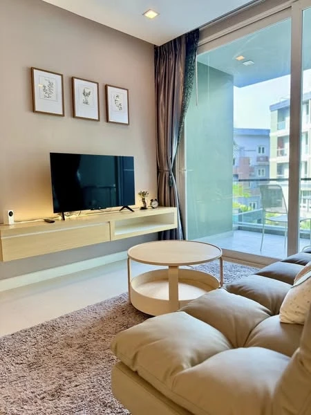 Apus for rent, beautifully decorated room with a cool theme, good location, comes with complete facilities. Reserve now.