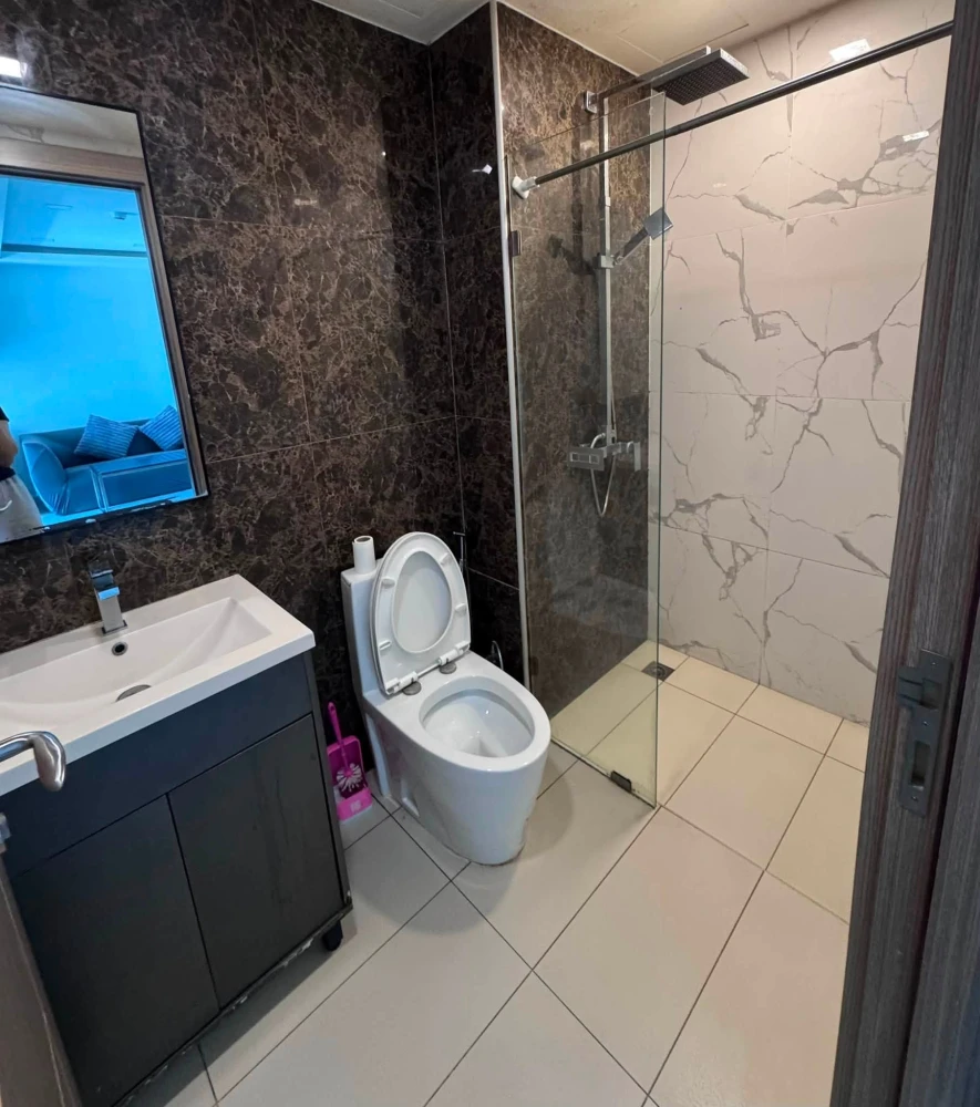 Arcadia Beach Continental Condo for rent, 5th floor, fully furnished, pool view. Book now!