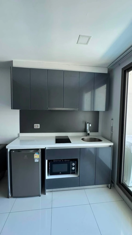 Arcadia Beach Continental Condo for rent, 5th floor, fully furnished, pool view. Book now!