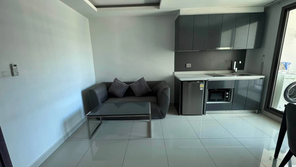 Arcadia Beach Continental Condo for rent, 5th floor, fully furnished, pool view. Book now!