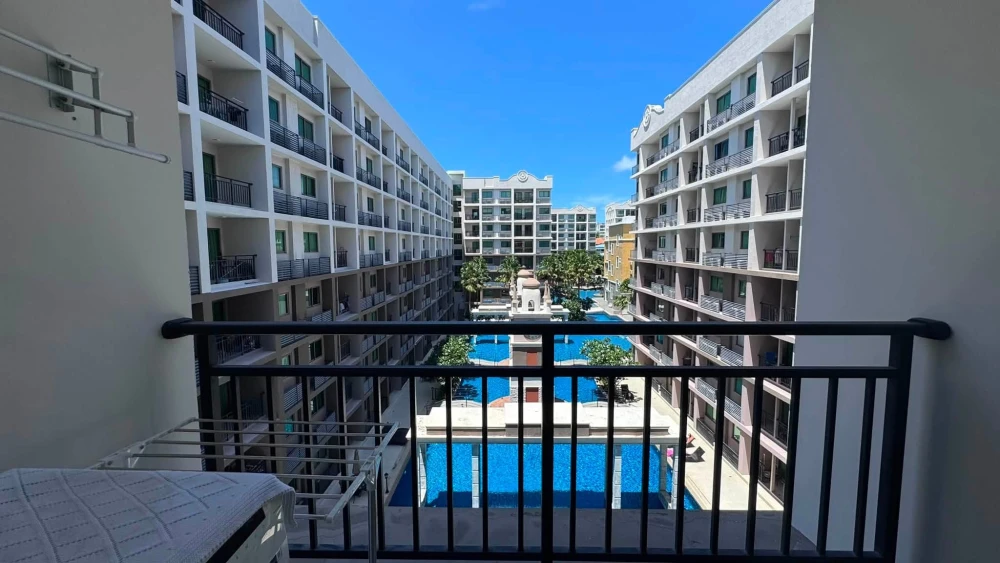Arcadia Beach Continental Condo for rent, 5th floor, fully furnished, pool view. Book now!