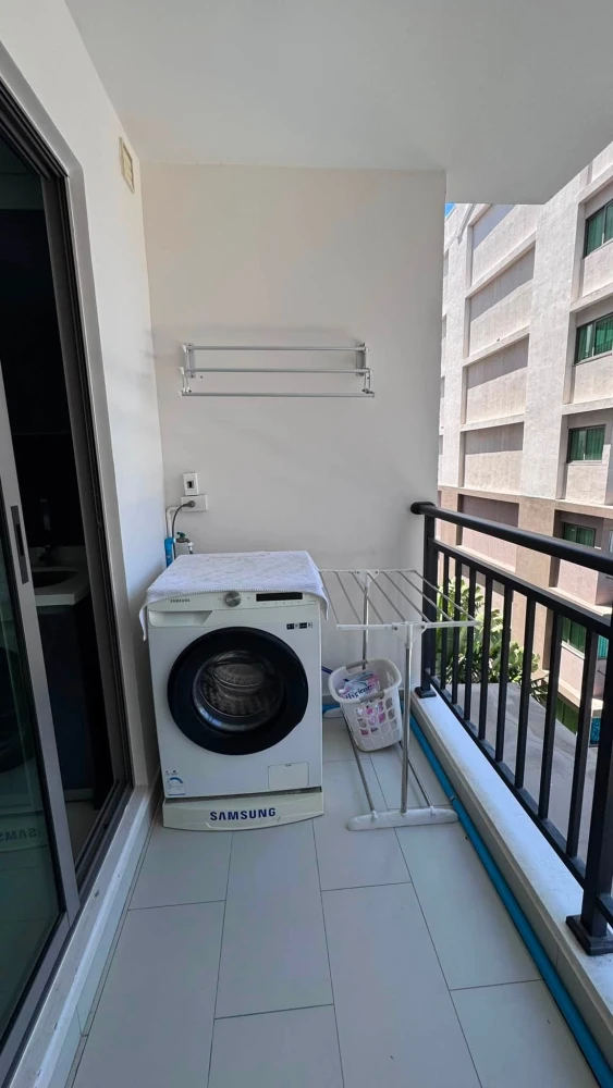 Arcadia Beach Continental Condo for rent, 5th floor, fully furnished, pool view. Book now!