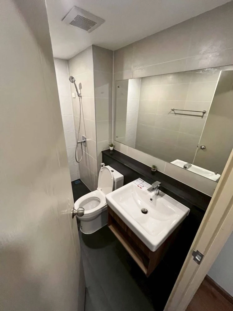 For rent: Arise Ratchada 19, fully furnished 2-bedroom unit, very livable. Book now! (Quickly!)