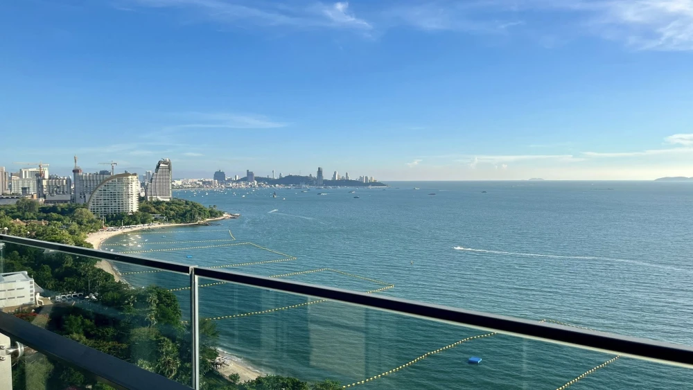 For rent Arom Wongamat 1 bedroom 1 bathroom 21st floor Enjoy beautiful sea view from your balcony. Book now.