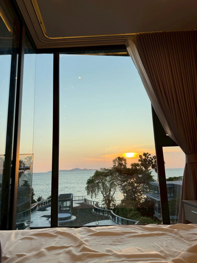 For rent: AROM WONGAMAT, luxuriously decorated room, sea view, fully equipped, hurry and book now++