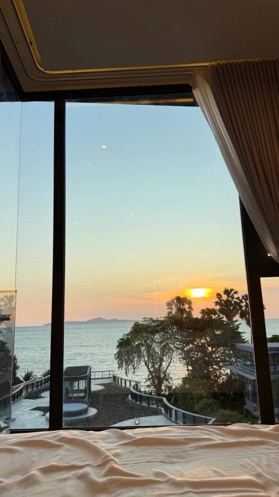 For rent: AROM WONGAMAT, luxuriously decorated room, sea view, fully equipped, hurry and book now++
