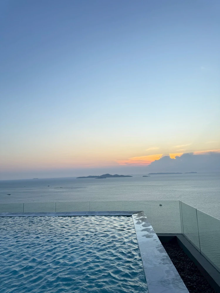 For rent: AROM WONGAMAT, luxuriously decorated room, sea view, fully equipped, hurry and book now++