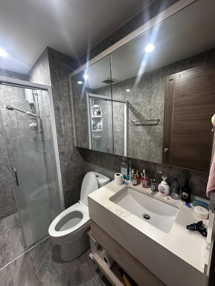 For rent: Artisan Ratchada, 1 bedroom, 1 bathroom, spacious living area, fully furnished. Book now!