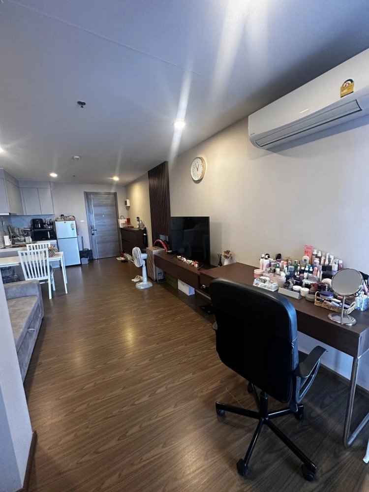 For rent: Artisan Ratchada, 1 bedroom, 1 bathroom, spacious living area, fully furnished. Book now!
