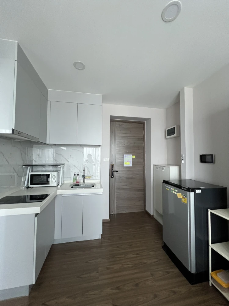 For rent: Artisan Ratchada, 12th floor, pool view, fully furnished, ready to move in. Book now!