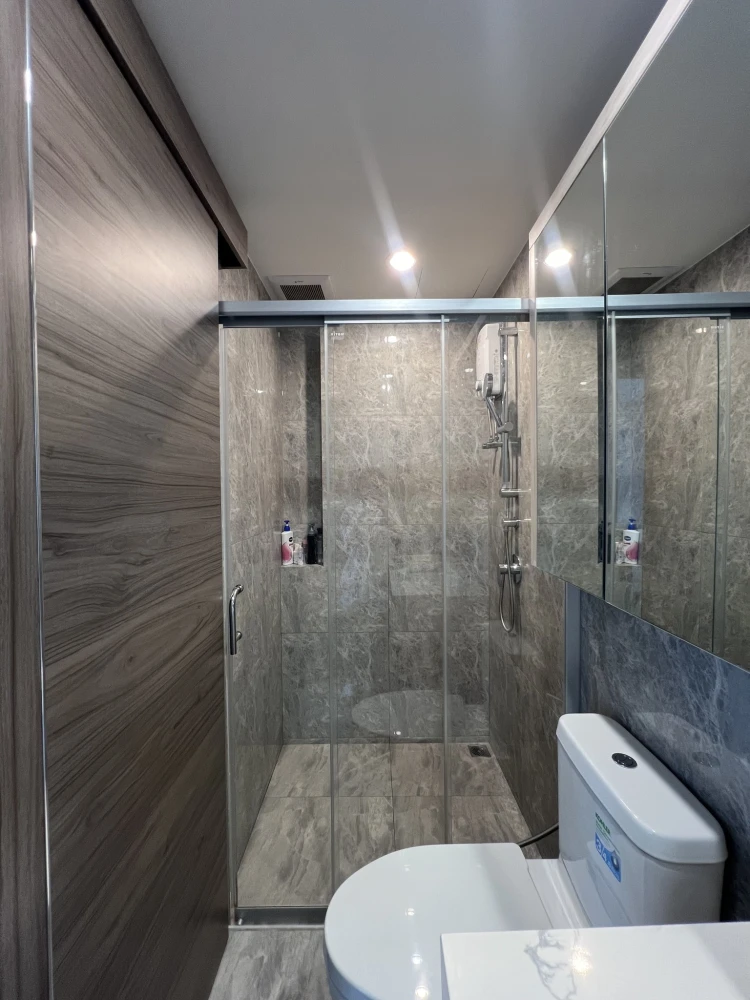 For rent: Artisan Ratchada, 12th floor, pool view, fully furnished, ready to move in. Book now!