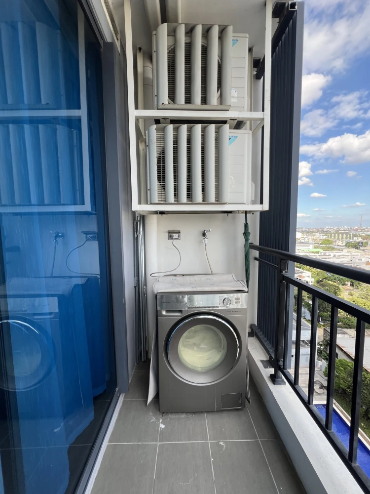 For rent: Artisan Ratchada, 12th floor, pool view, fully furnished, ready to move in. Book now!
