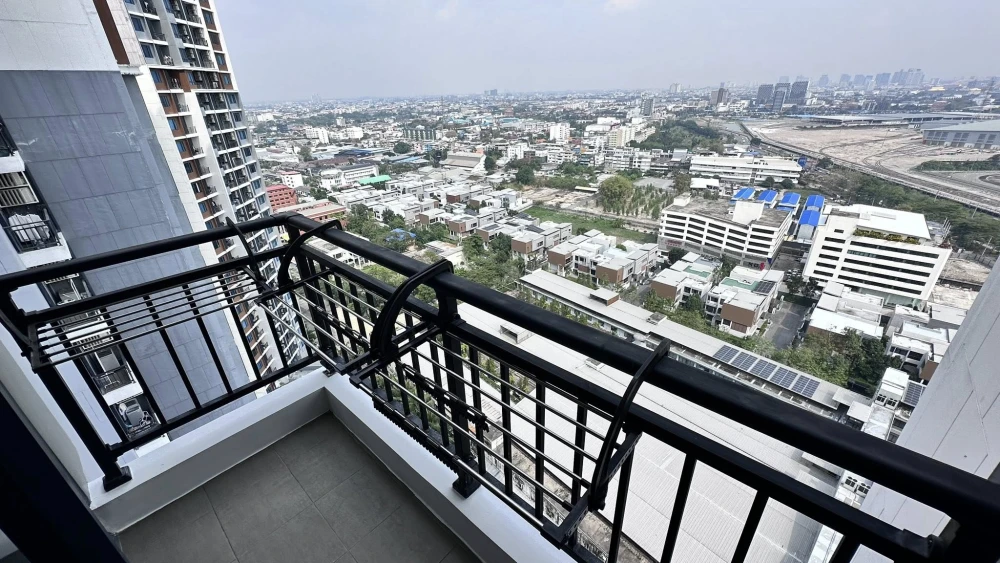 For rent: Artisan Ratchada, a lovely, fully furnished, spacious high-floor unit. Book now!