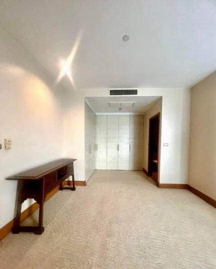 For rent: Ascott Sathorn Bangkok, 3 bedrooms, fully furnished, ready to move in. Book now!