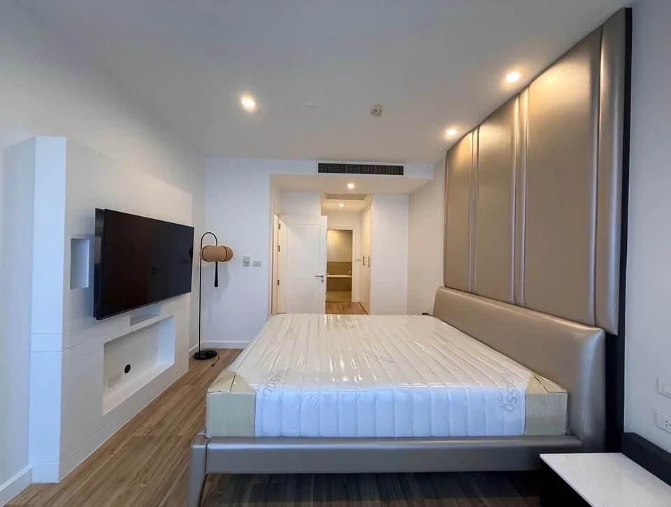 For rent: Ascott Sathorn condo, 2 bedrooms, 2 bathrooms, fully furnished, high floor, beautiful city view. Don't miss out!