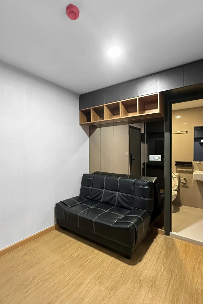 For rent ASHER Ratchada-Huai Khwang, 1 bedroom, 1 bathroom, good location, easy to travel, complete facilities, reserve now.