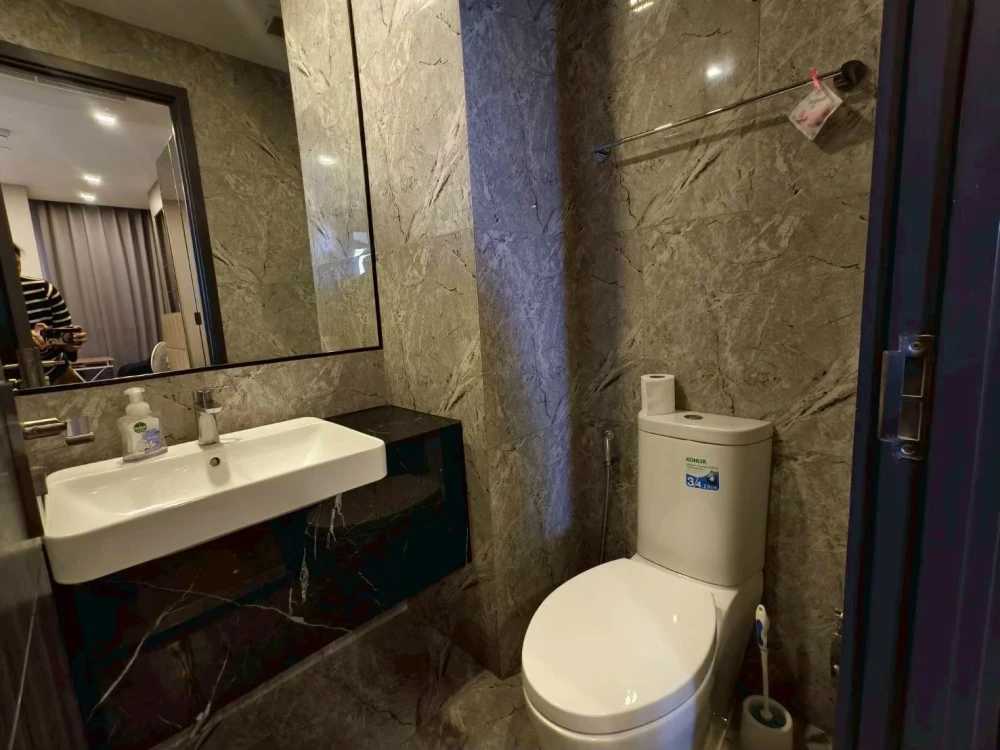 For rent: Ashton Asoke, 1 bedroom, 1 bathroom. Stunningly decorated with full furnishings. Book now!