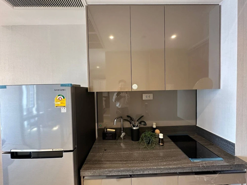 For rent: Ashton Asoke-Rama 9, 12th floor. Beautiful unit, fully furnished. Book now—don’t miss out! Act fast!