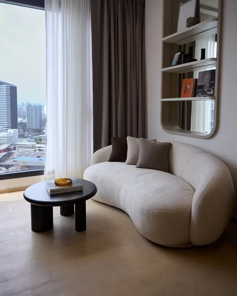 For rent: Ashton Asoke Rama 9, ready to move in, luxuriously decorated, complete with furniture and appliances. Hurry before you miss out++