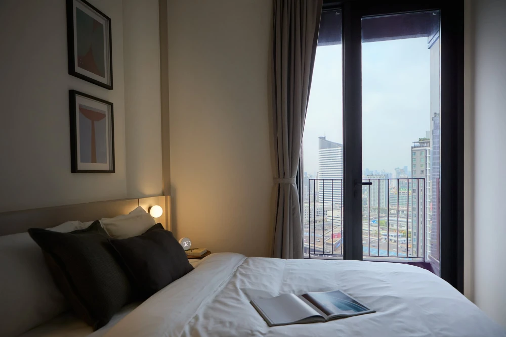 For rent: Ashton Asoke Rama 9, ready to move in, luxuriously decorated, complete with furniture and appliances. Hurry before you miss out++
