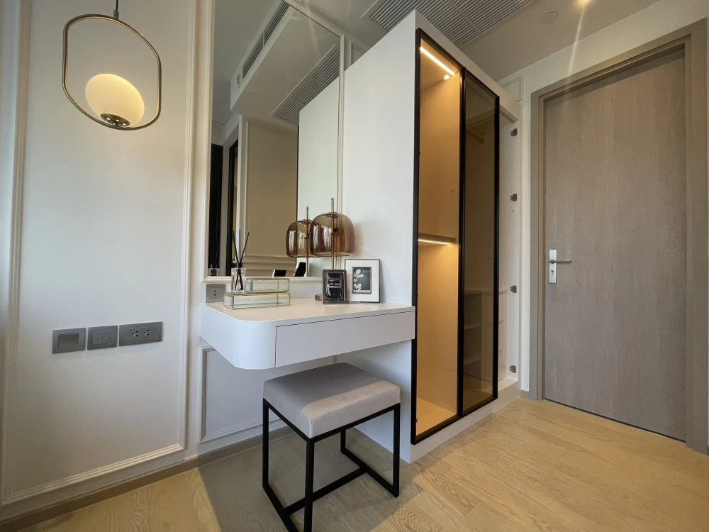 For rent: Ashton Asoke Rama 9, beautifully decorated room, well-built-in, complete in one place, just drag your bags and move in.