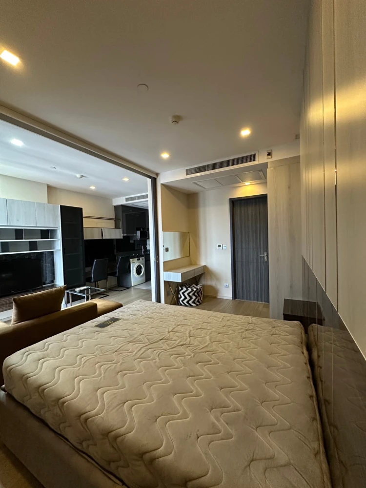 For rent: Ashton Asoke, 37th floor. Beautiful and comfortable unit, fully furnished. Book now!