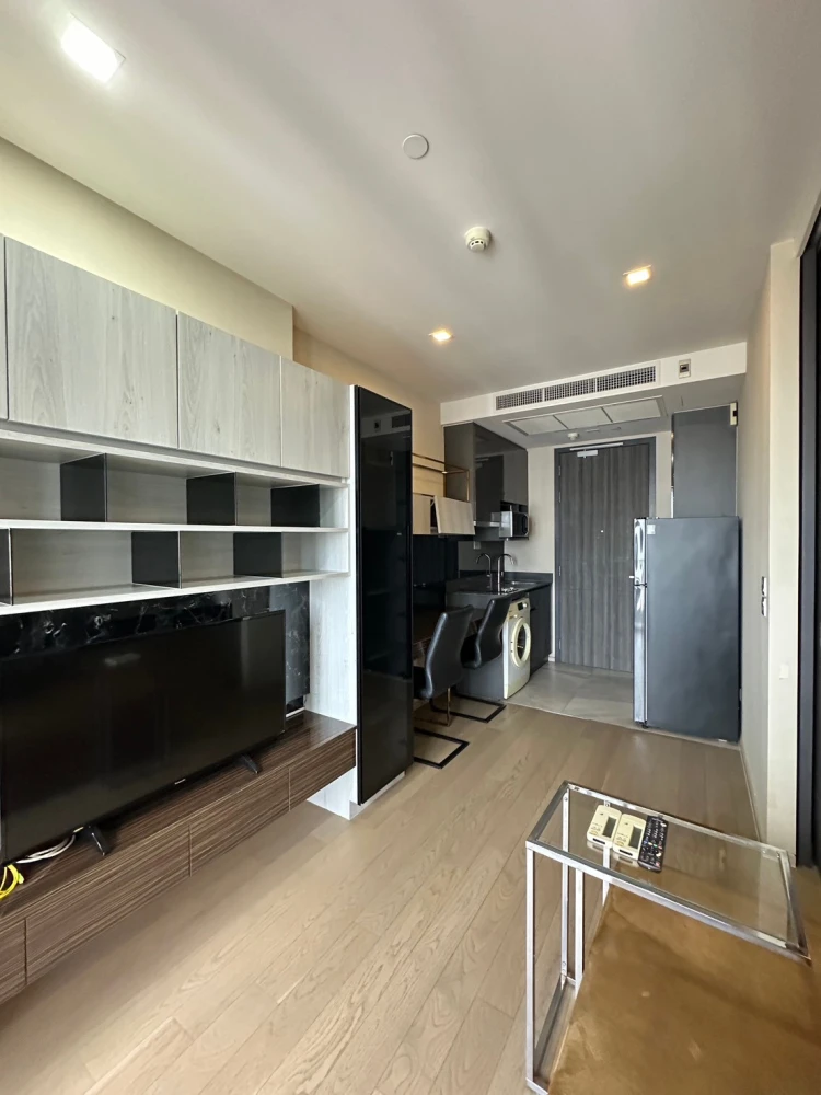 For rent: Ashton Asoke, 37th floor. Beautiful and comfortable unit, fully furnished. Book now!
