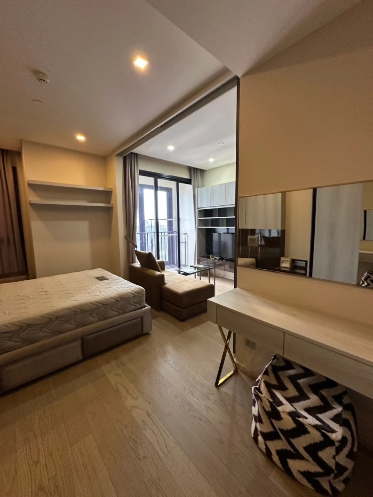 For rent: Ashton Asoke, 37th floor. Beautiful and comfortable unit, fully furnished. Book now!