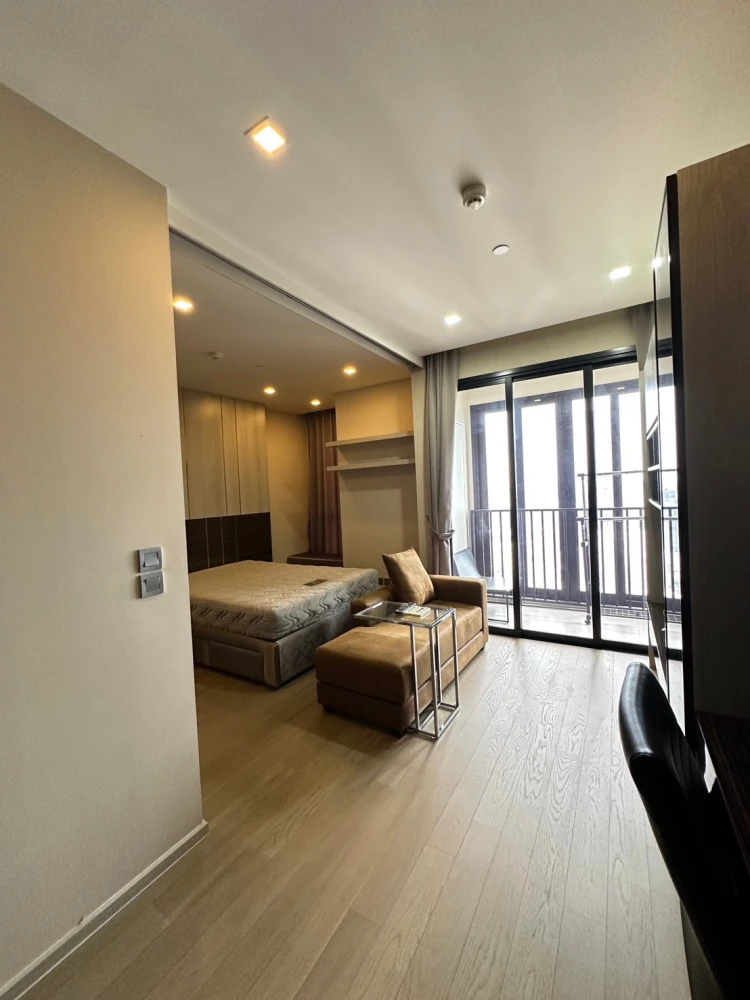 For rent: Ashton Asoke, 37th floor. Beautiful and comfortable unit, fully furnished. Book now!