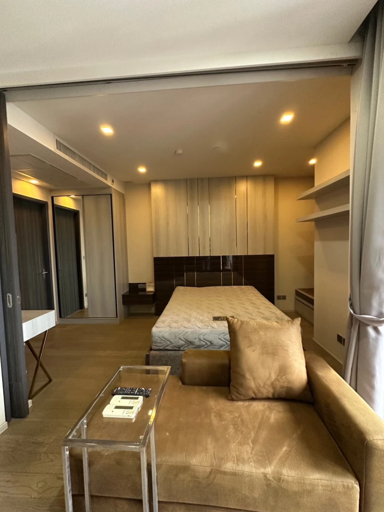 For rent: Ashton Asoke, 37th floor. Beautiful and comfortable unit, fully furnished. Book now!