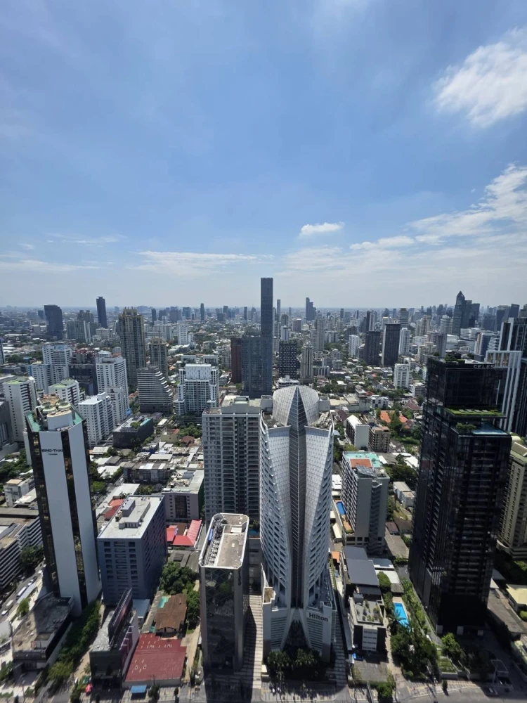 For rent: Ashton Asoke, high floor unit, fully furnished, complete with appliances. Book now!