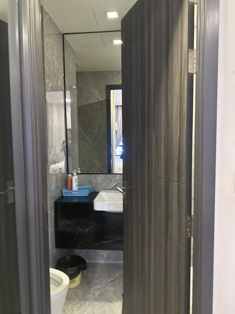 For rent: Ashton Asoke, ready to move in, fully furnished, you'll regret it if you don't book.