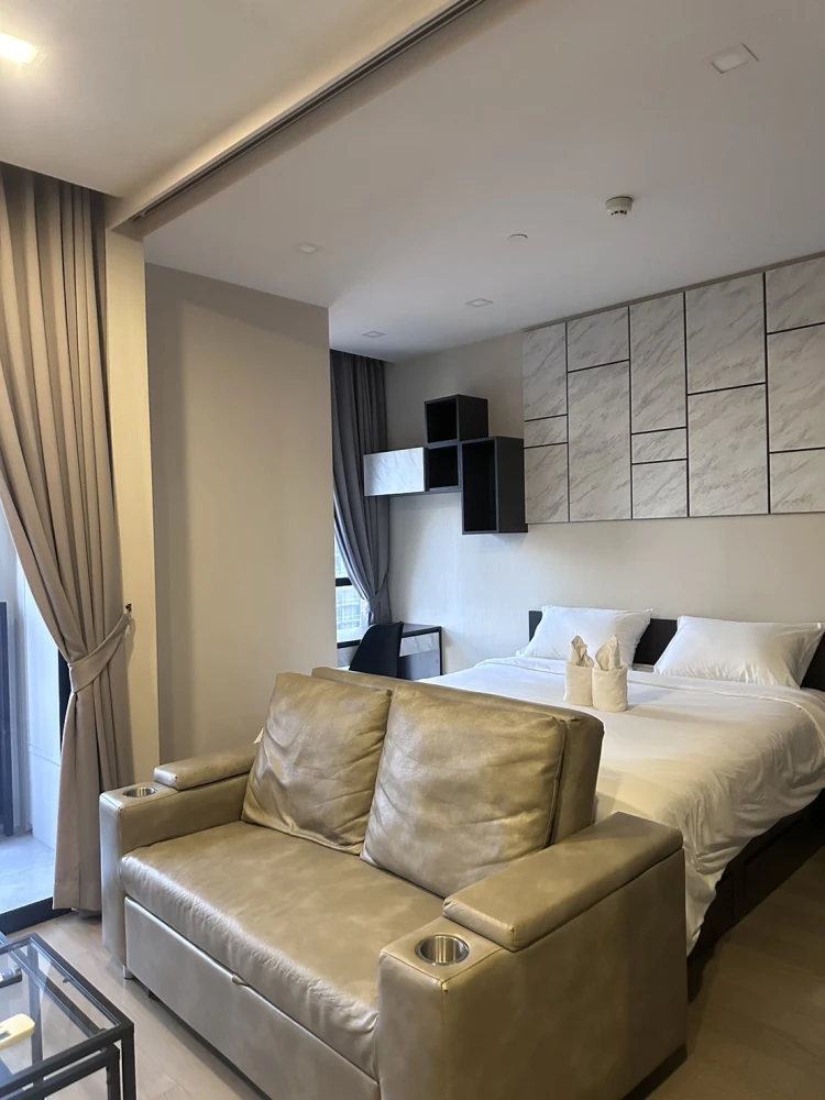 For rent: Ashton Asoke, ready to move in, fully furnished, you'll regret it if you don't book.