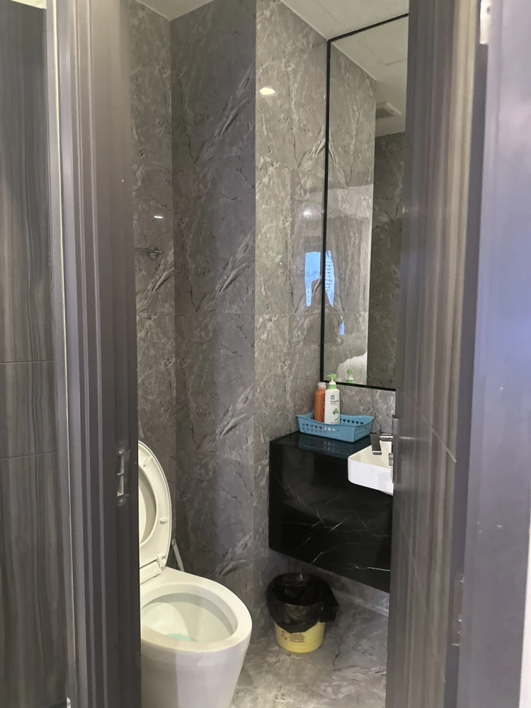 For rent: Ashton Asoke, ready to move in, fully furnished, you'll regret it if you don't book.