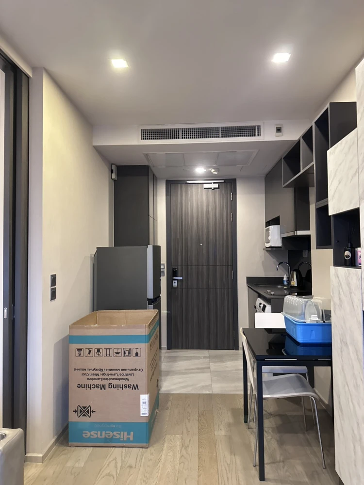 For rent: Ashton Asoke, ready to move in, fully furnished, you'll regret it if you don't book.