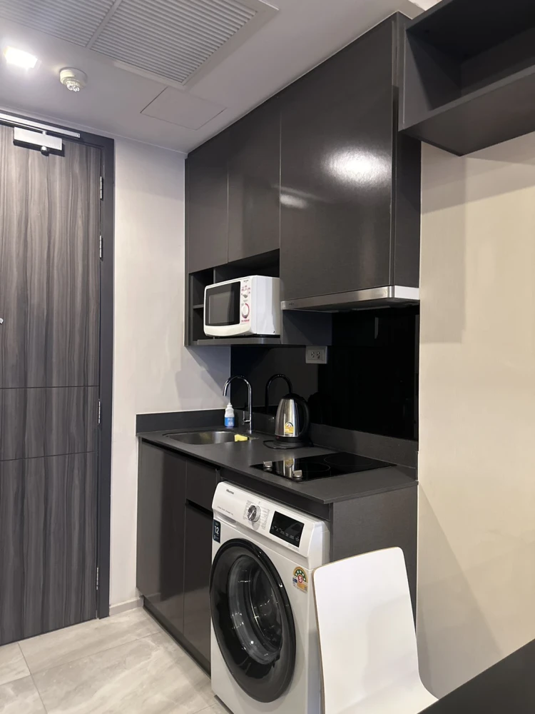 For rent: Ashton Asoke, ready to move in, fully furnished, you'll regret it if you don't book.